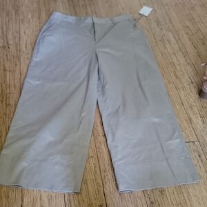 1901 Women's Capri Length